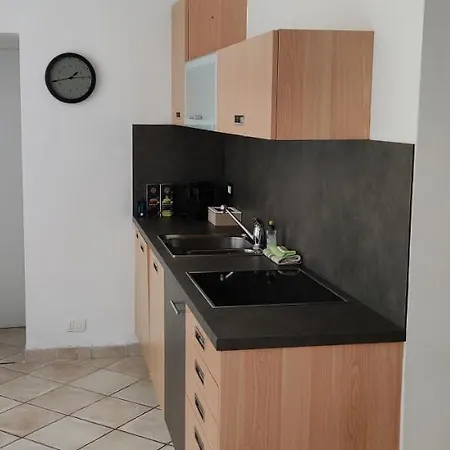 - Sweet Mayleen Apartment Merano