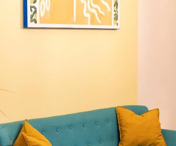 - Sweet Mayleen Apartment Merano